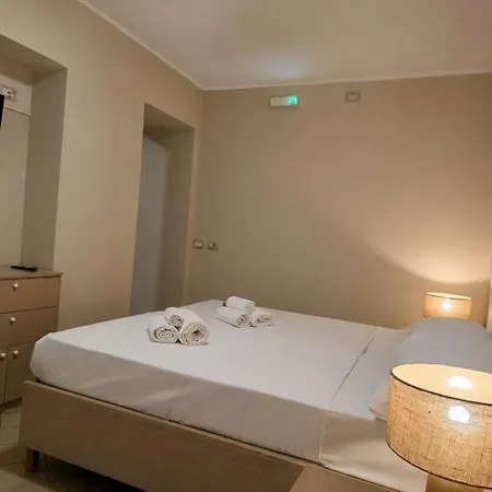 Hotel Guest &
