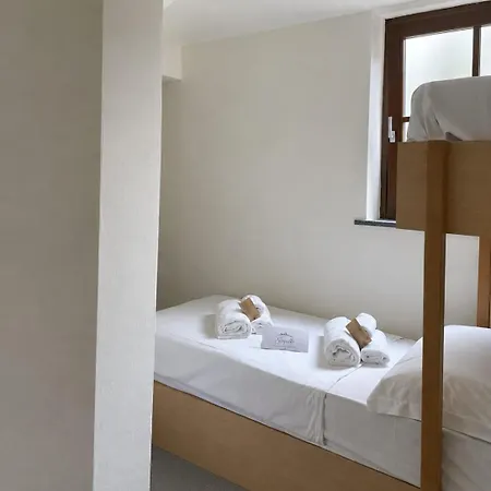 Hotel Guest & *