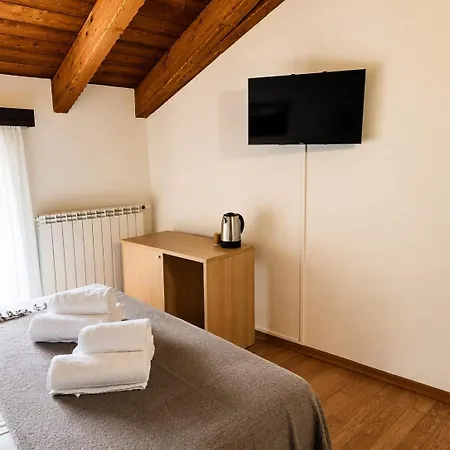 Guest & Hotel